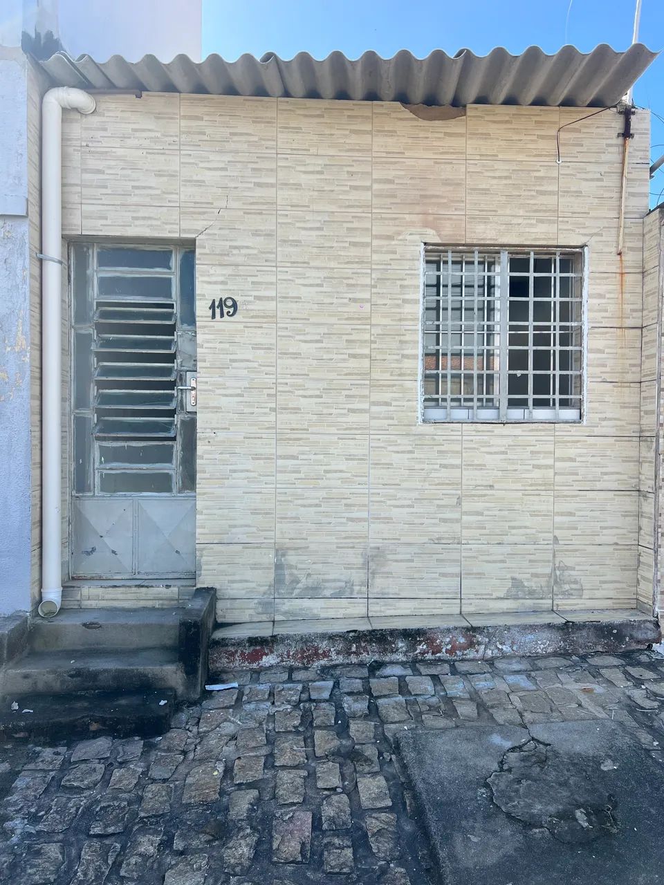 Aluga-se casa no Feitosa 
