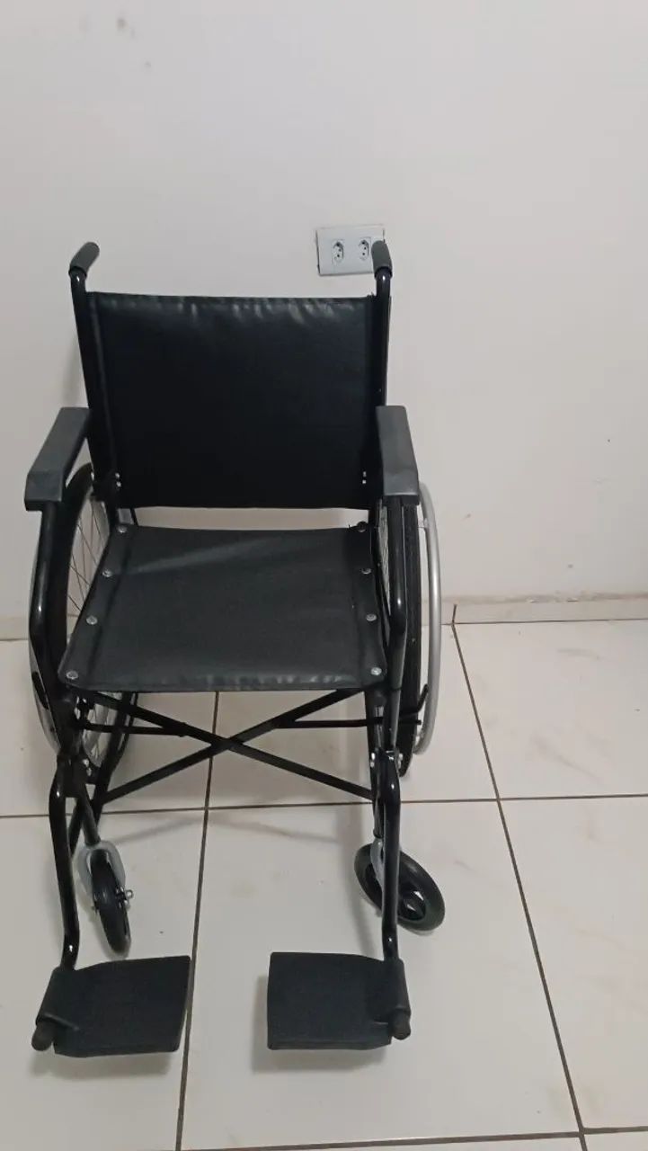 CADEIRA DE RODAS MEGA ACOLCHOADA REFORMADA COM QUALIDADE E DURABILIDADE 