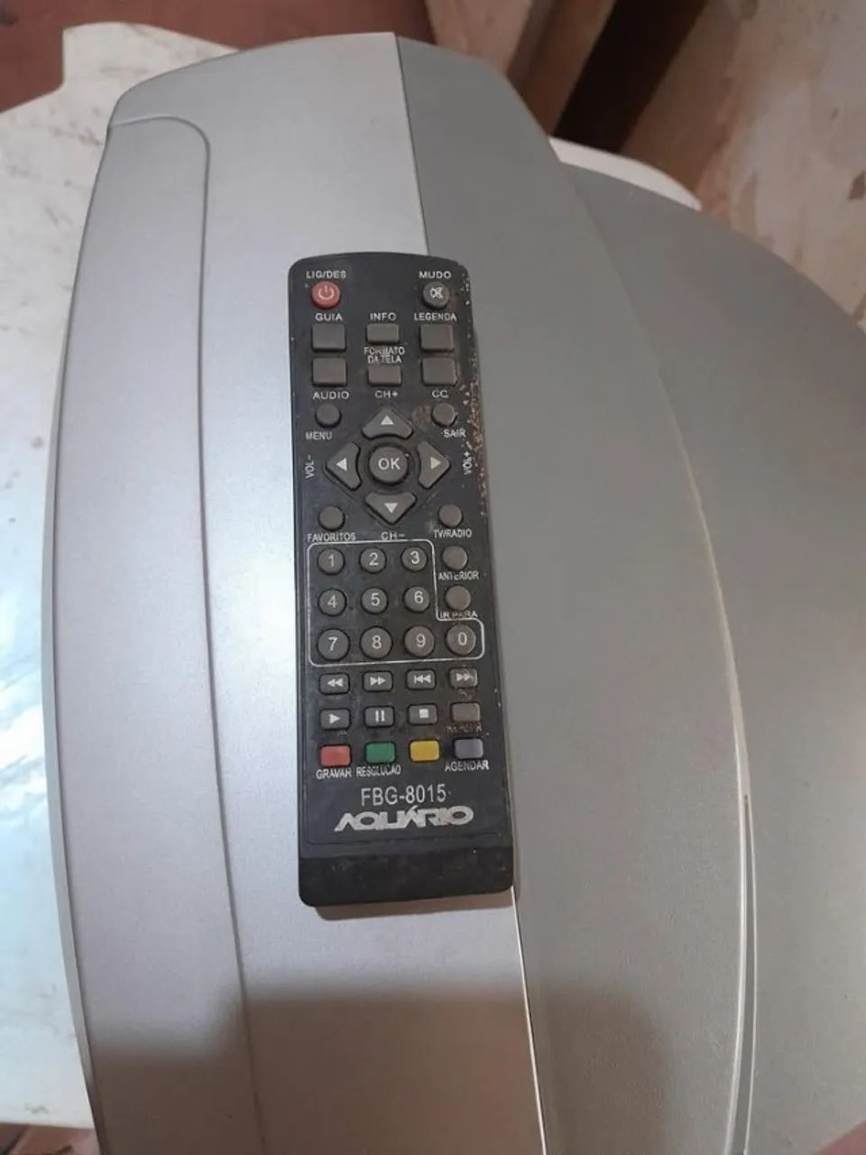 TELEVISÃO 14 DE TUBO COM CONVERSOR DIGITAL 150.00 - Foto 3