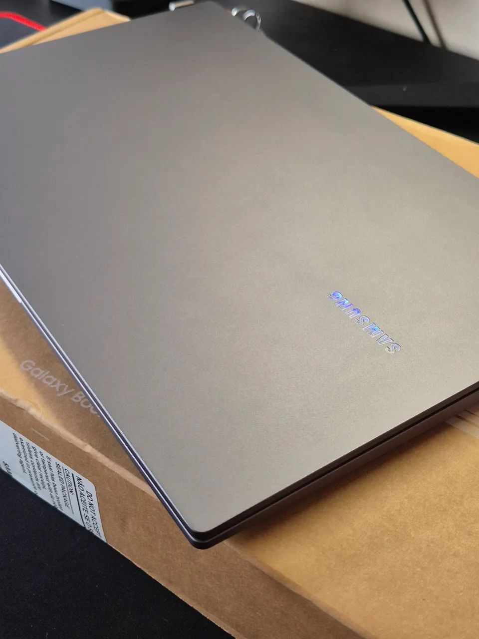Notebook Samsung Galaxy Book4 - Intel i5 de 13.° Geração | 512 GB (Novo na caixa)