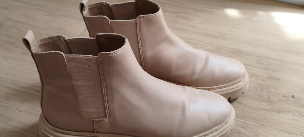Bota Chelsea em couro macio