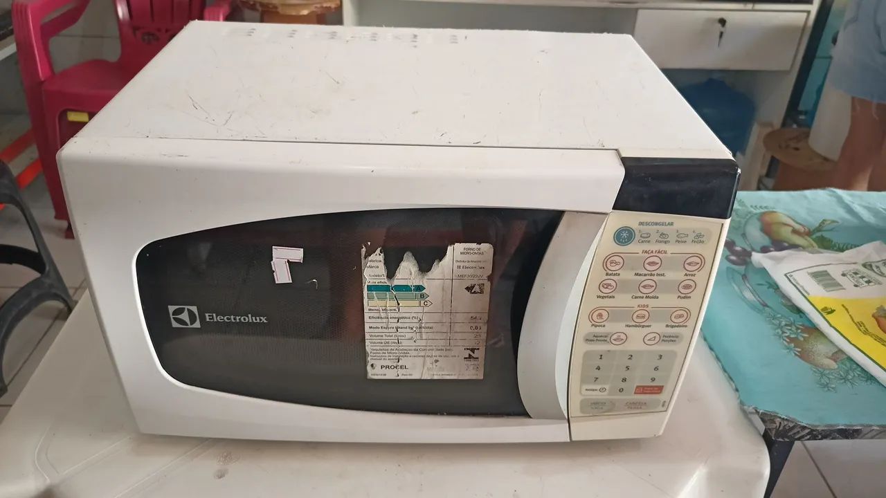 Micro-ondas Electrolux funcionando perfeitamente sem nenhum problema