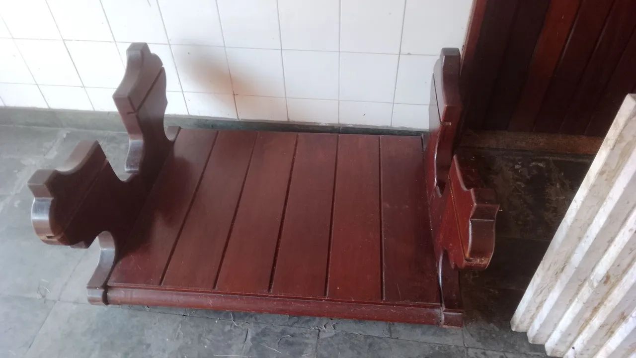Mesa de Centro Madeira Maciça Robusta 