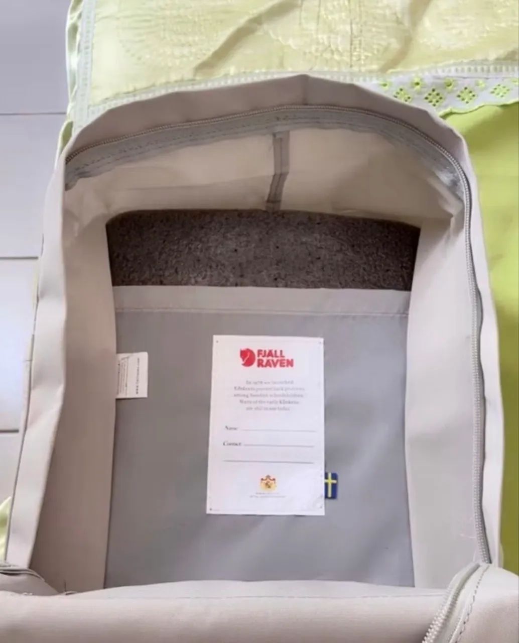 Mochila Kanken 16l cinza  - Foto 4