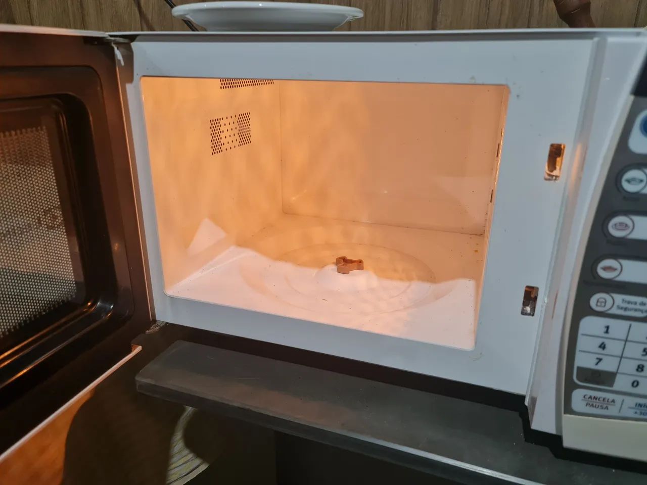 Micro-ondas Electrolux 20 litros 110v branco - Foto 3