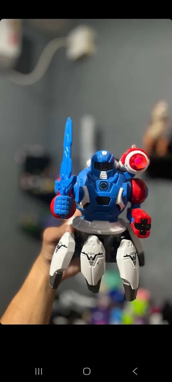 Robô de brinquedo  - Foto 2