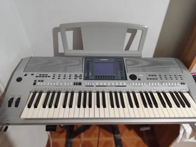 Teclado Yamaha PSR S700