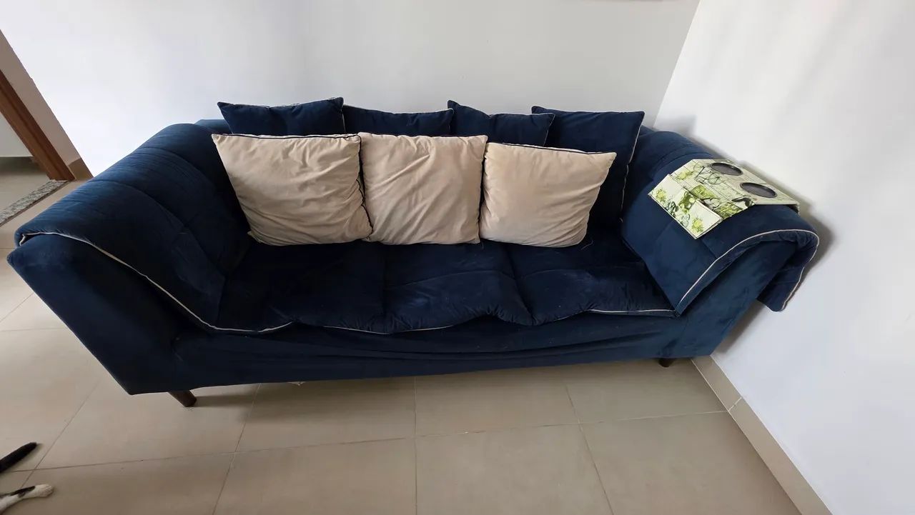 Sofá 3 lugares - 7 almofadas - Suede Azul