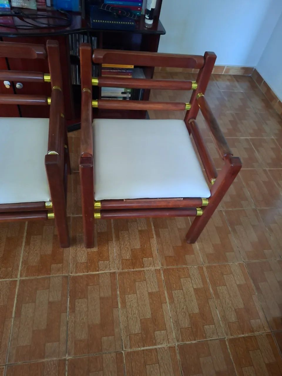 Cadeiras de mogno estilo namoradeira - Foto 2