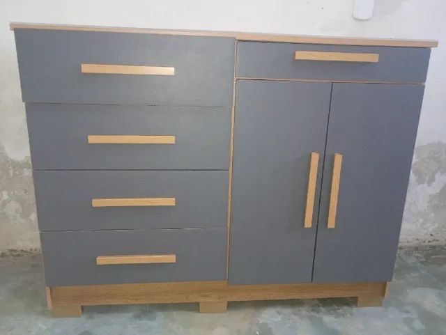 Cômoda 4 gavetas e 2 portas em ótimas condições  - Foto 4
