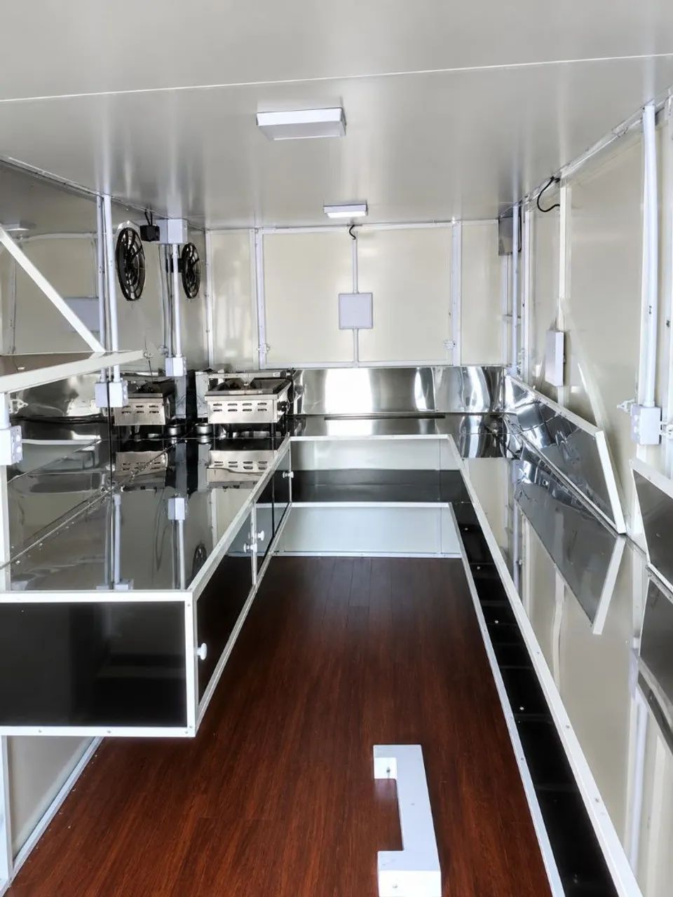 Vendo Trailer 2 eixos 5x2 novo completo luminárias em Led  - Foto 3