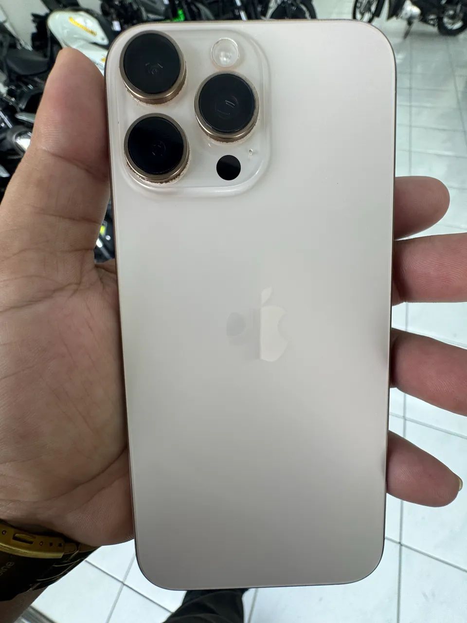 iPhone 16 pro Max 256 - Foto 3
