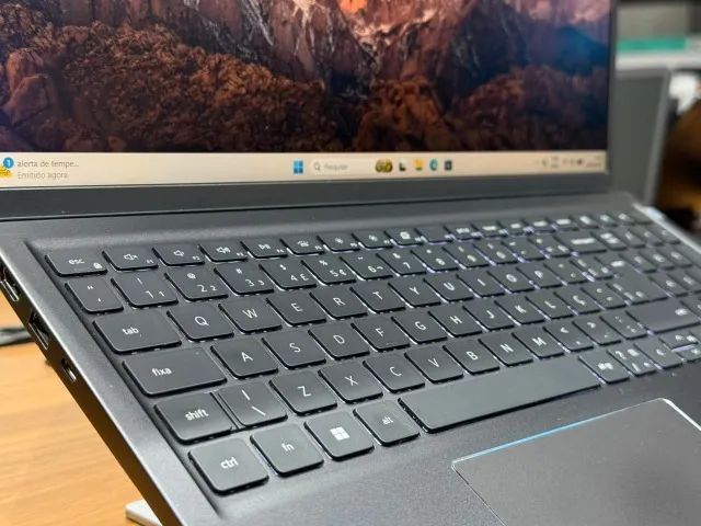 Notebook Dell Vostro 15 5510 i5 16GB RAM Nvidia GeForce MX450 15.6