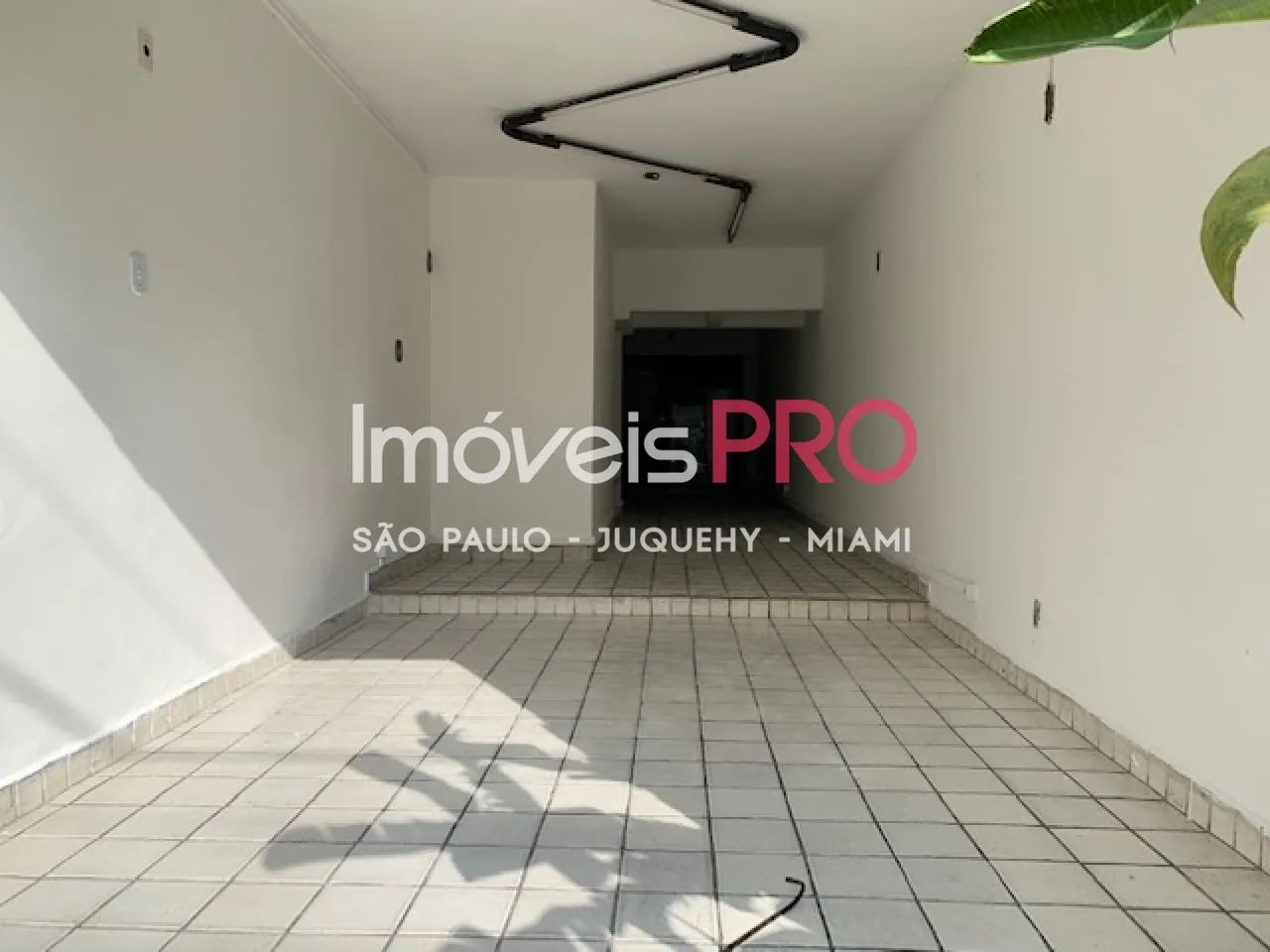 Ponto comercial na Av. Indianópolis com 220m² perto do metrô
