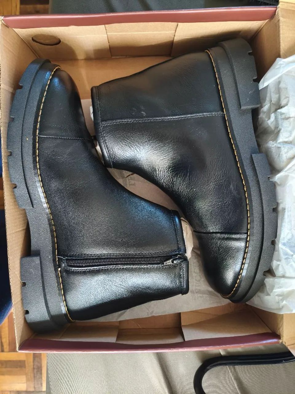 BOTA LAROCHE 