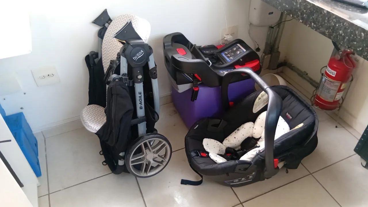 Carrinho Britax B-Agile + Bebê Conforto + Base para Carro