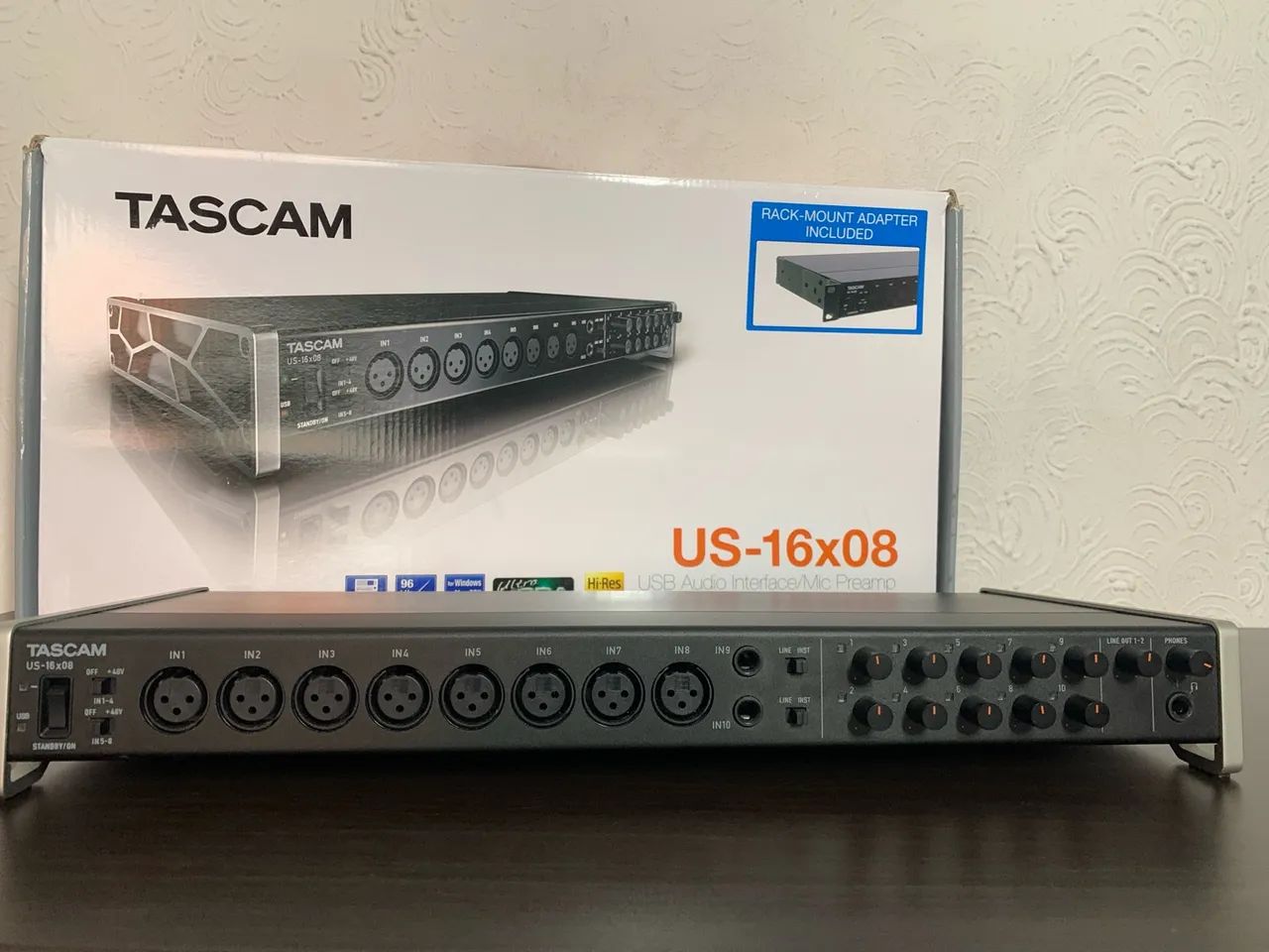 Interface de Áudio TASCAM US-16x08 