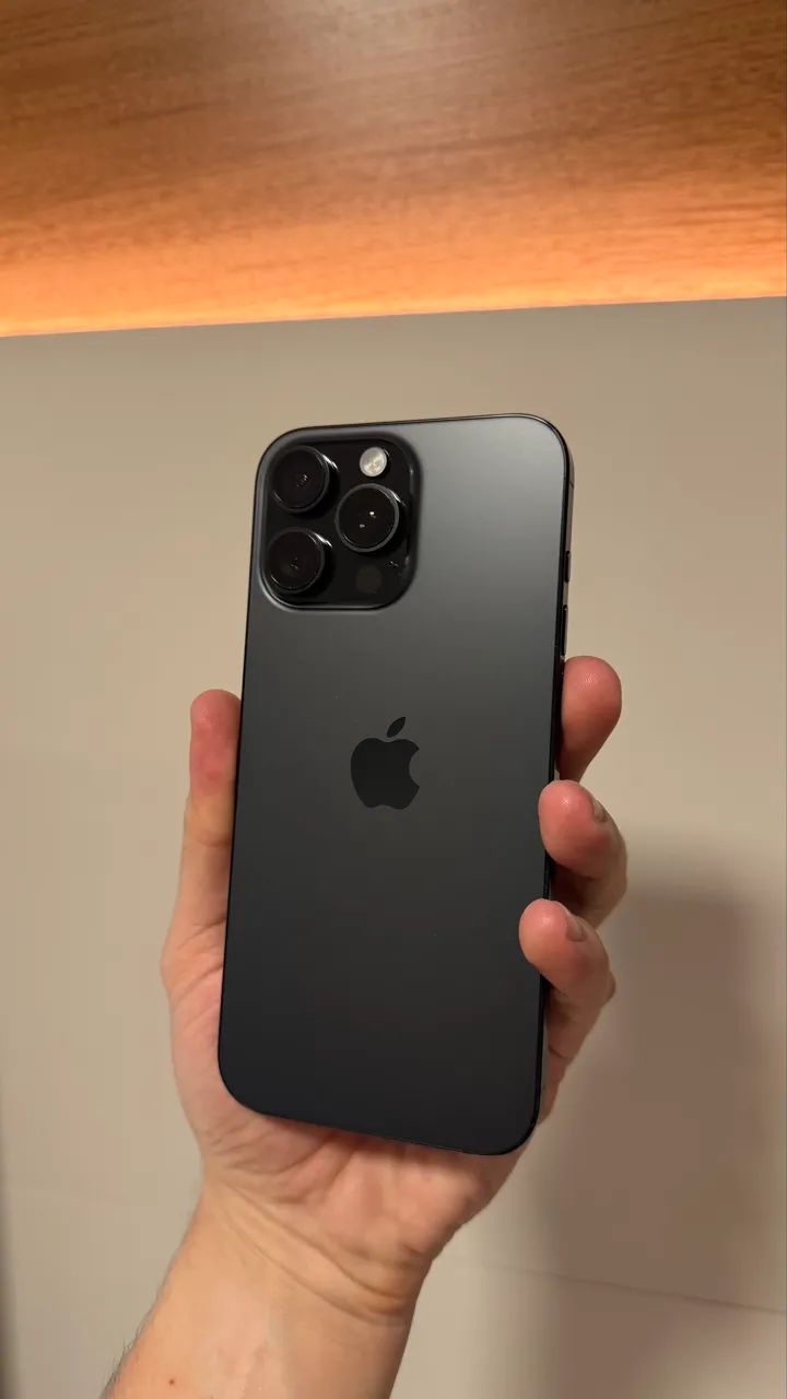 iPhone 16 Pro Max 256GB Black titanium, Seminovo 90%, Garantia