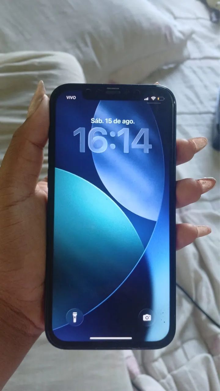 iPhone 12 azul