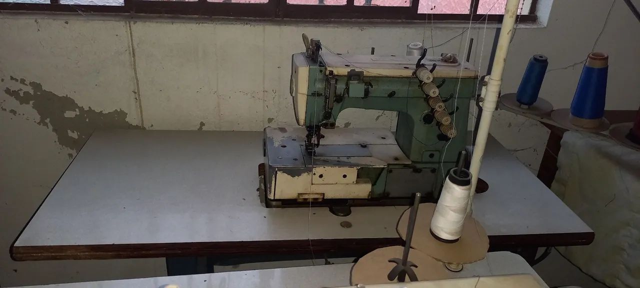 Máquina Galoneira industrial coverstitch
