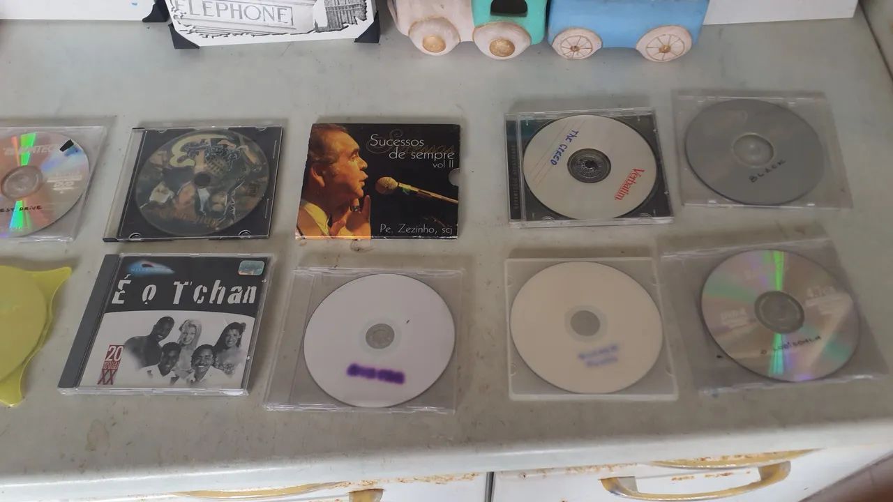 Doação de livros e CDs, DVDs. - Foto 2