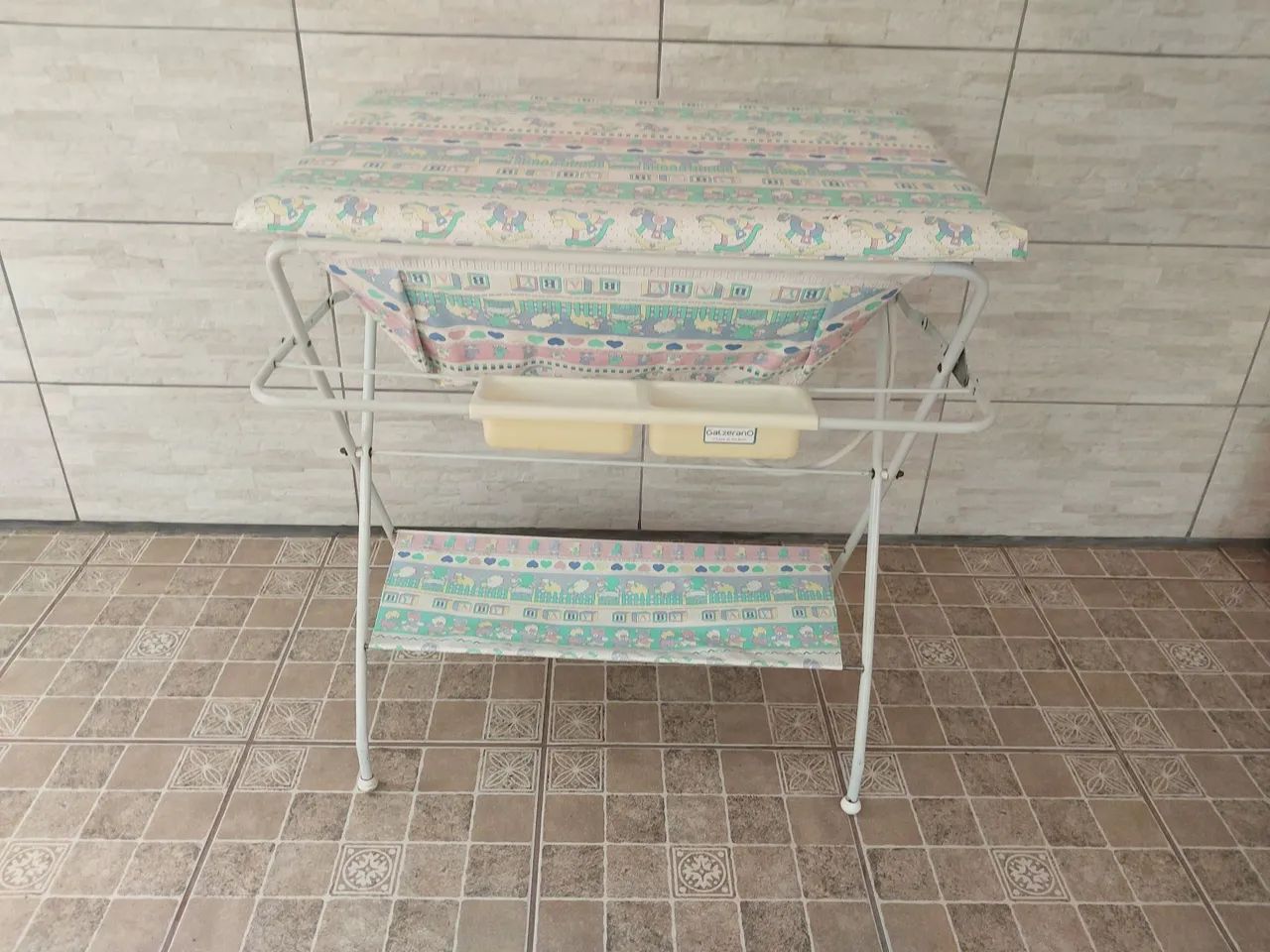 Banheira com suporte e trocador Galzerano
