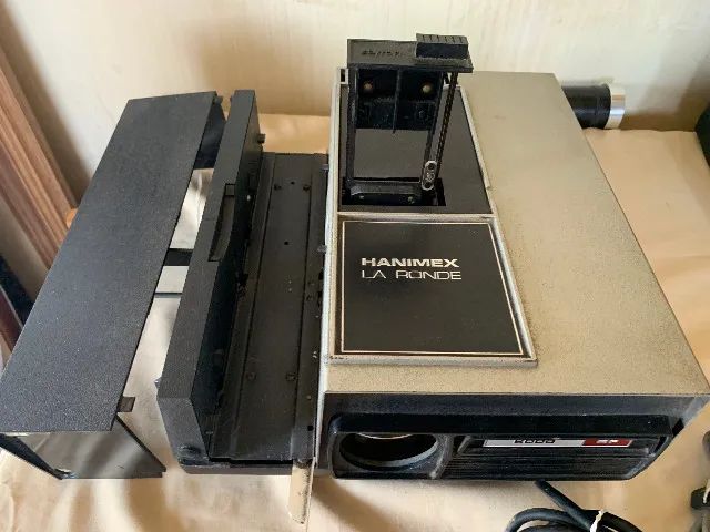 Projetor de Slides 2000 RF Hanimex La Ronde