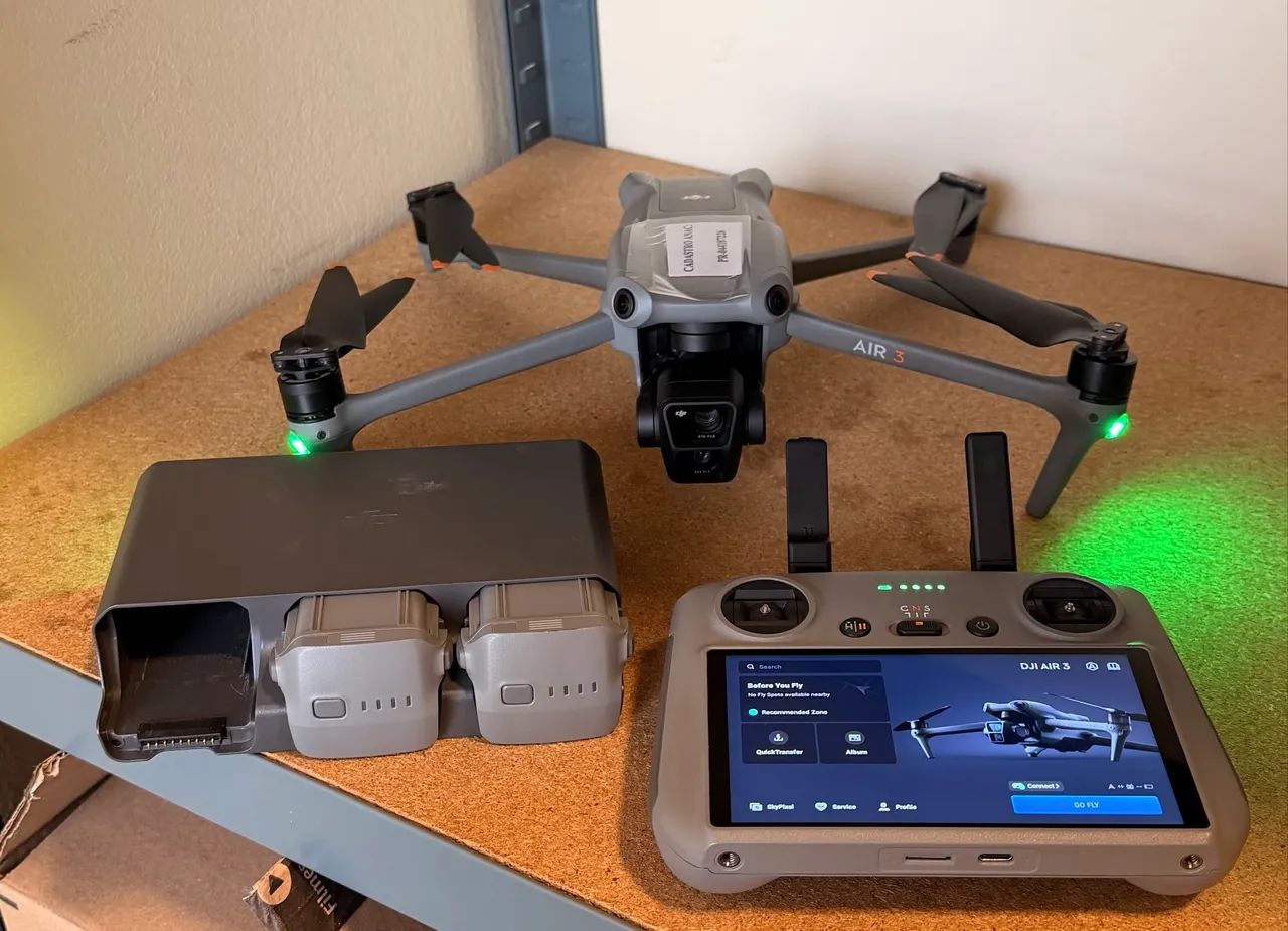 Drone DJI Air 3 Combo Fly More Controle com Tela - Foto 2