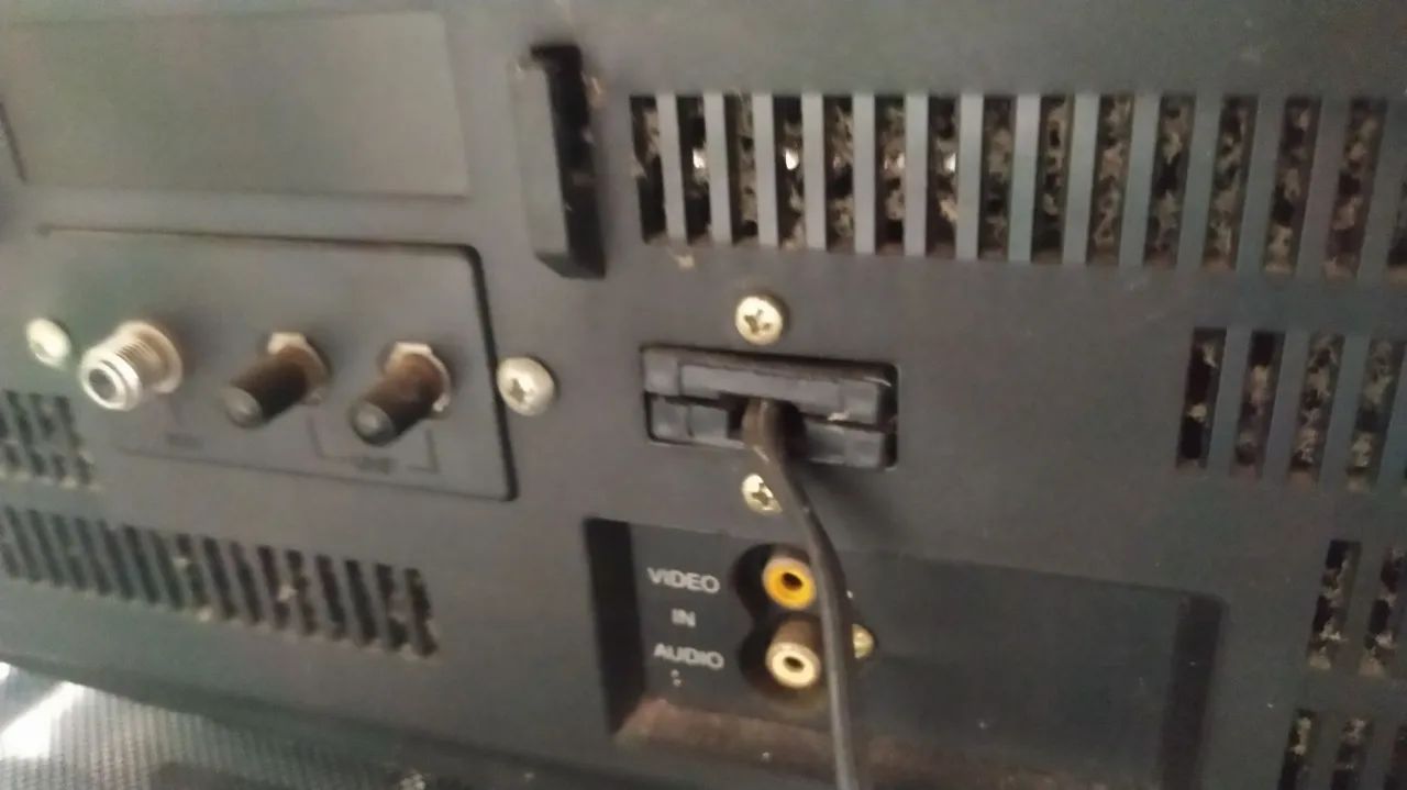TV marca Toshiba 20 polegadas antiga funcionando  - Foto 2