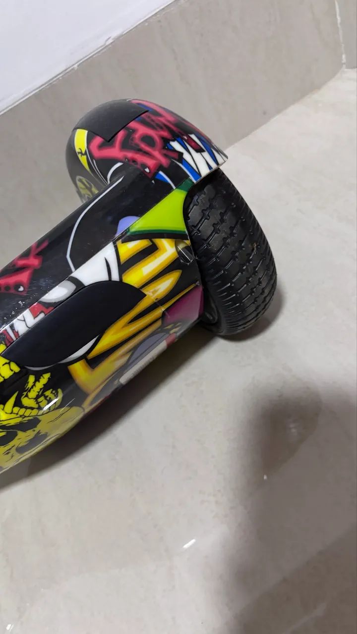 Hoverboard Elétrico com Bluetooth - Seminovo + Carregador