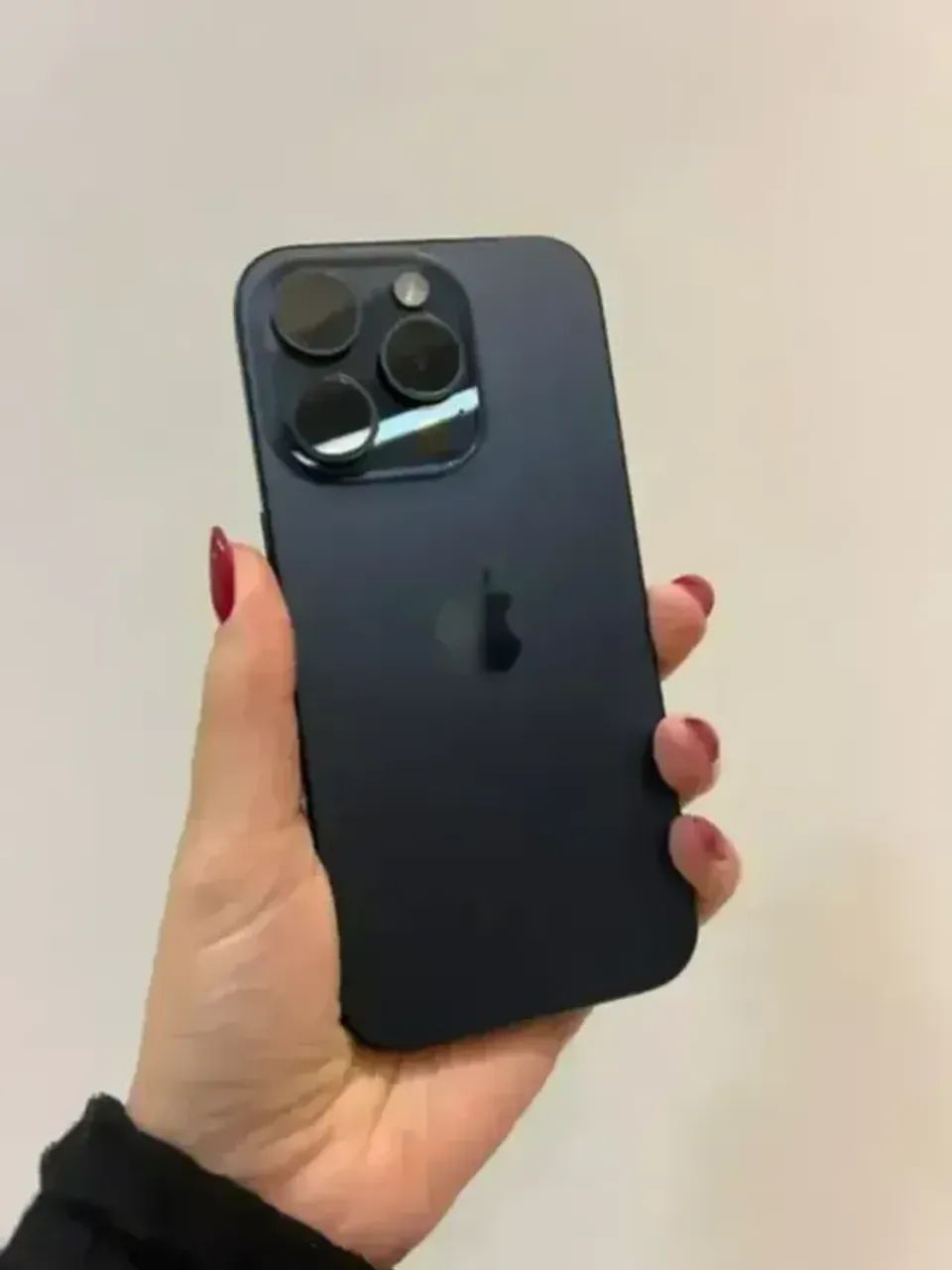 used　iPhone 15pro　128GB IPHONE 15 Pro 128G - Celulares e Smartphones - Setor Maysa スマートフォン本体