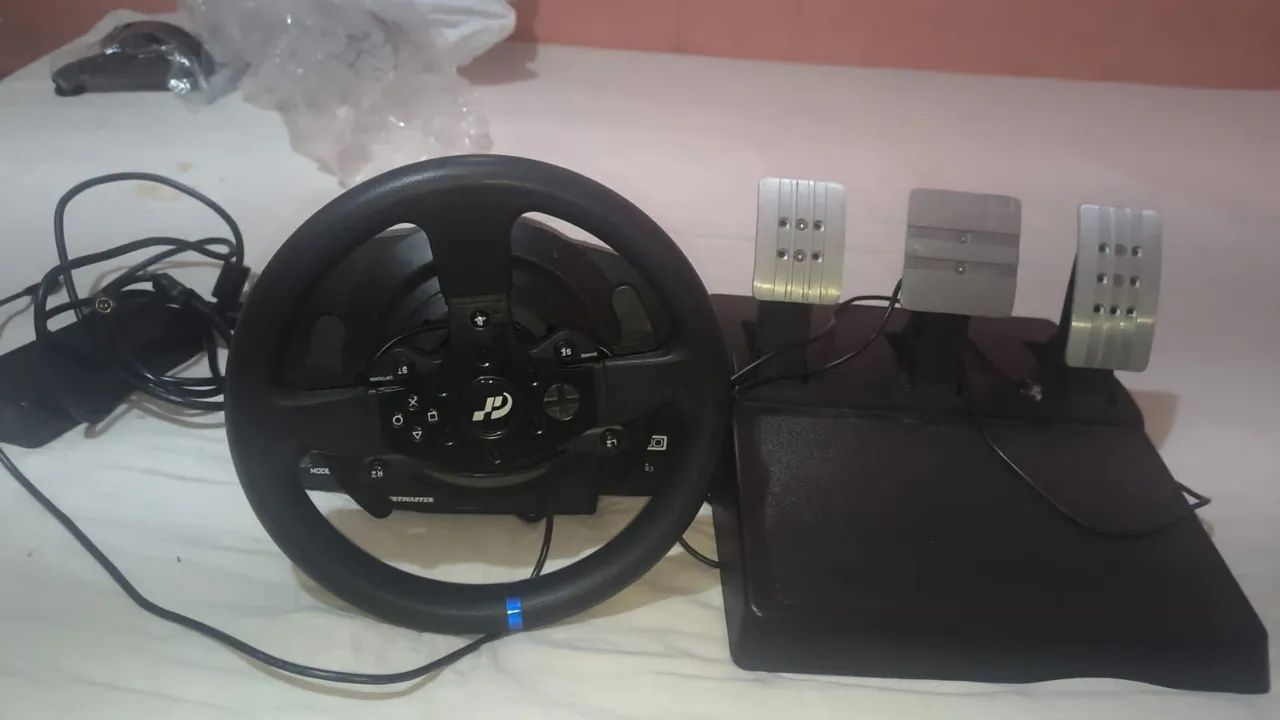 Volante com pedais thrustmaster  T300 RS Edition - Foto 2