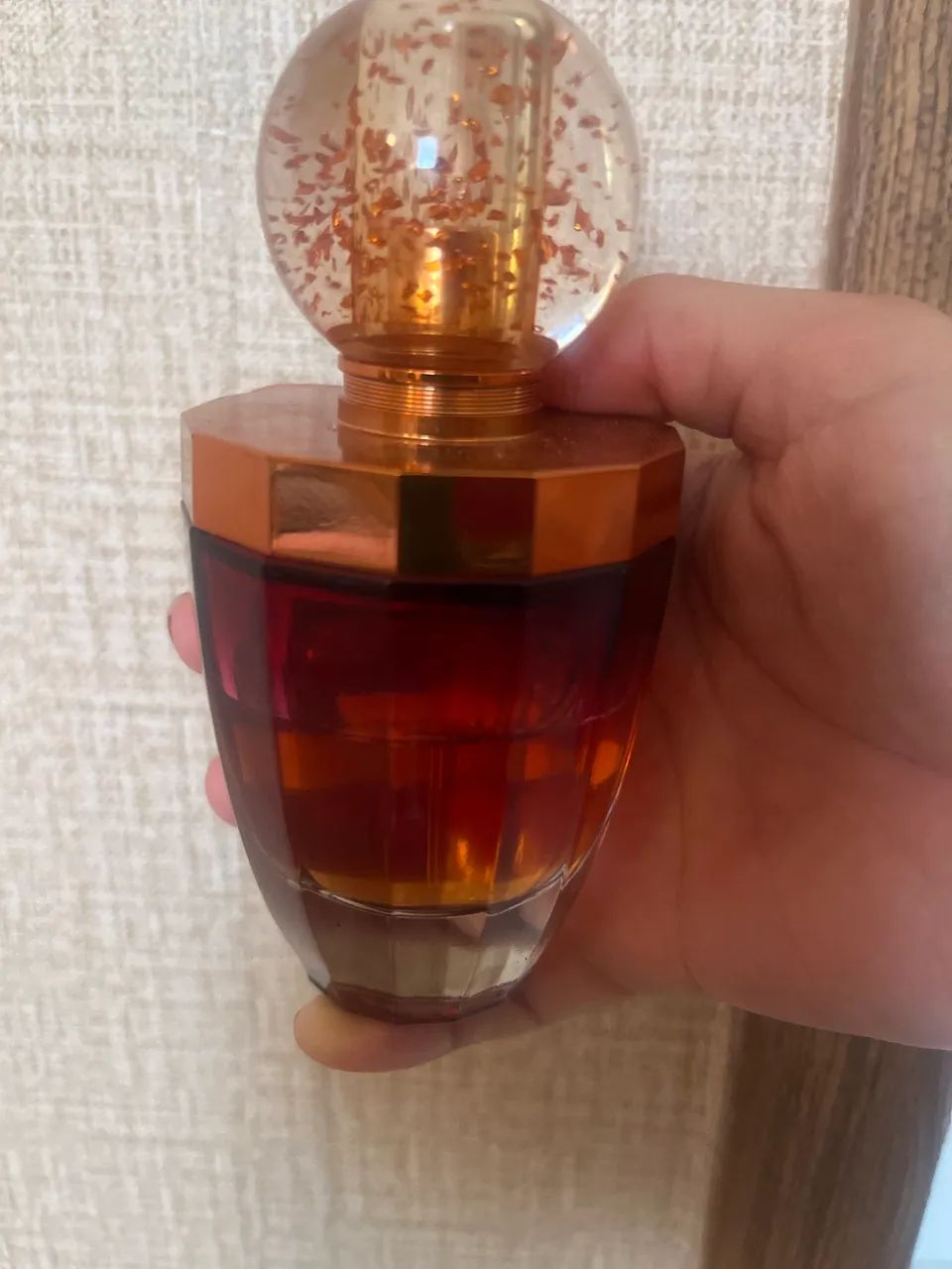 Perfume feminino Eudora lá victorie intense pouco acima da metade 