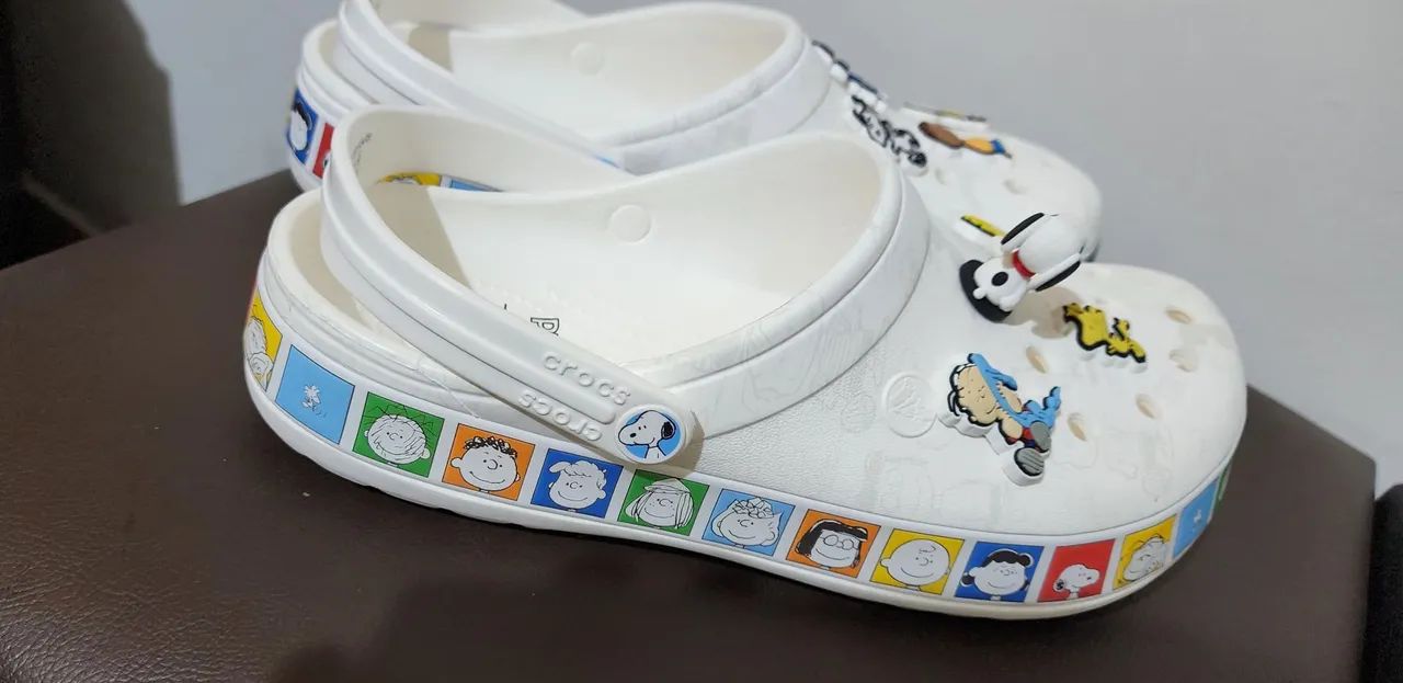 Crocs Snoopy Clog edição limitada - Foto 3