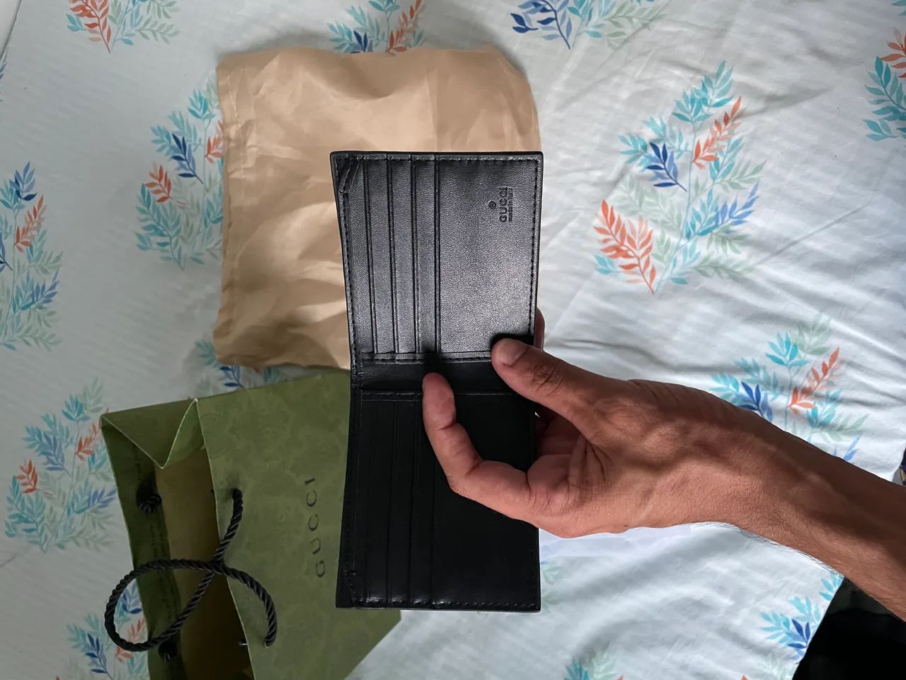 Carteira Original Gucci Nova (Modelo: Signature Web bi-fold wallet