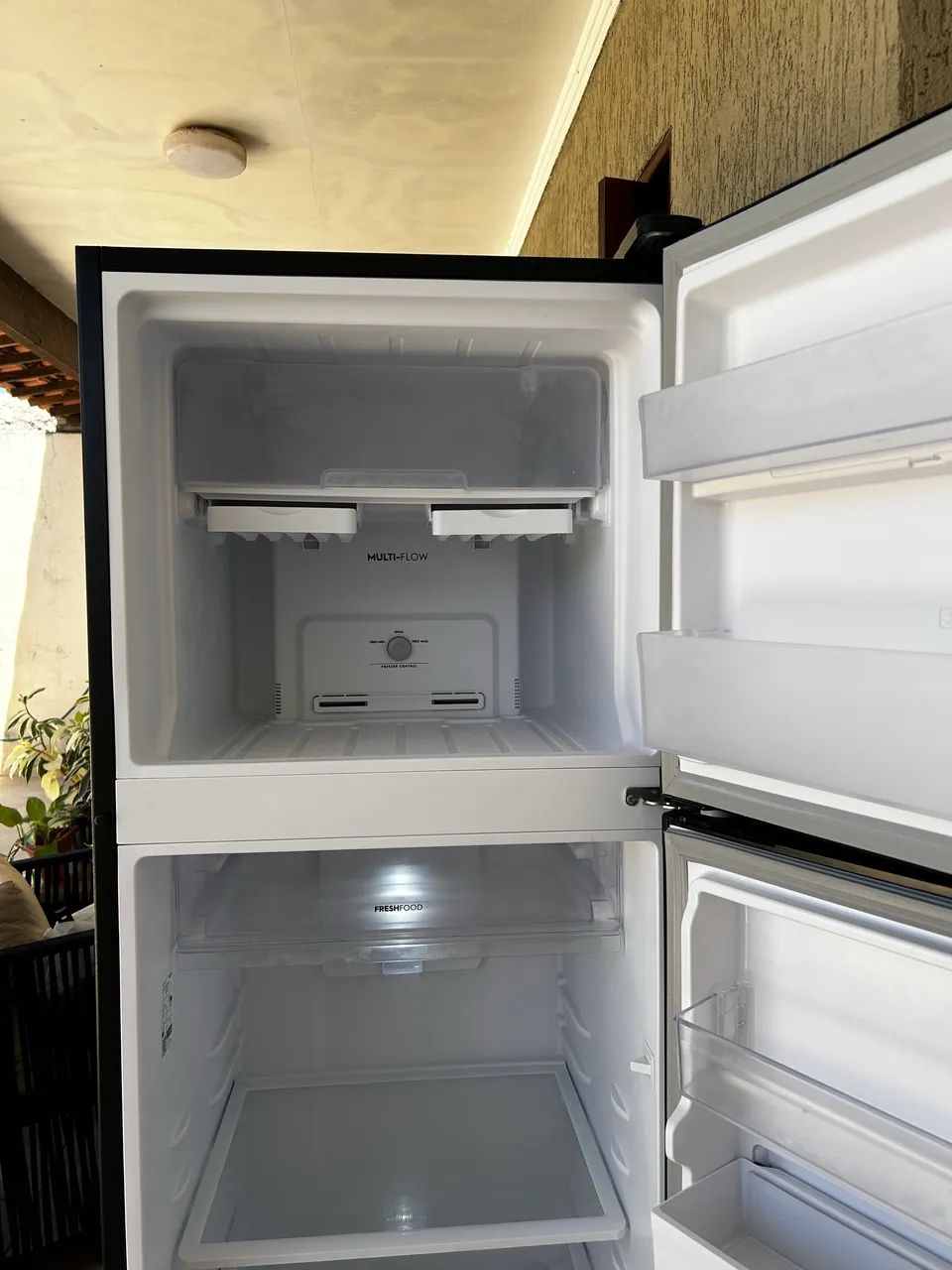 Vende-se Geladeira Electrolux Frost Free Inverter 390L Duplex Black Inox - Foto 2