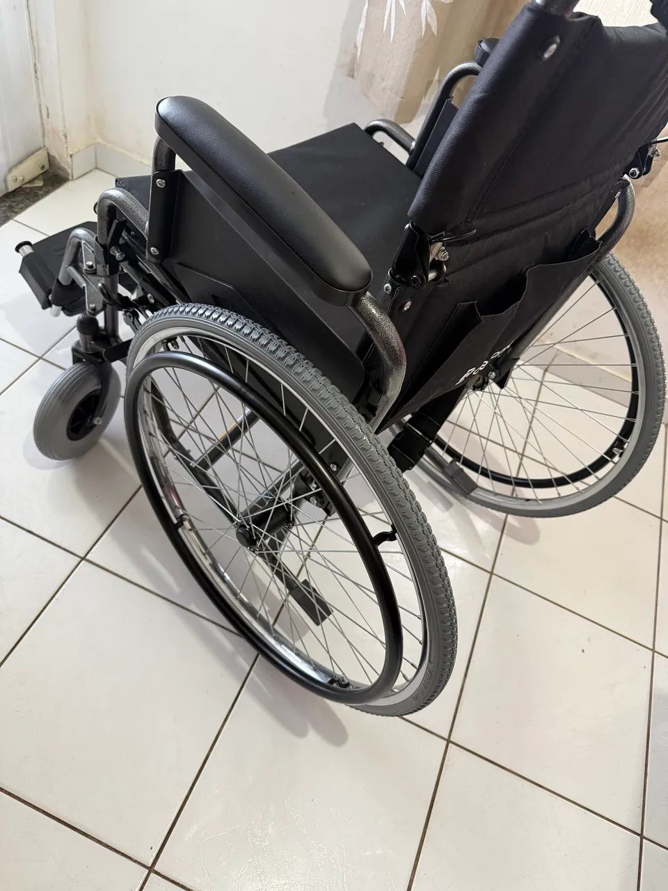 Cadeira de rodas nova até 120kg - Foto 5