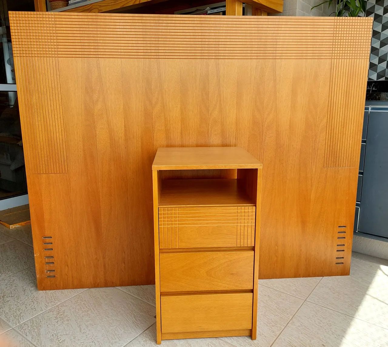 Cabeceira de cama e móvel de cabeceira