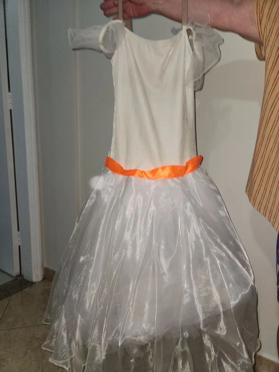 Vestido Branco Ballet Com Fita Laranjas - Foto 2