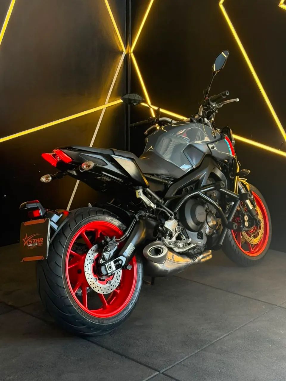 MT 09 850 cc 2022 - Foto 4