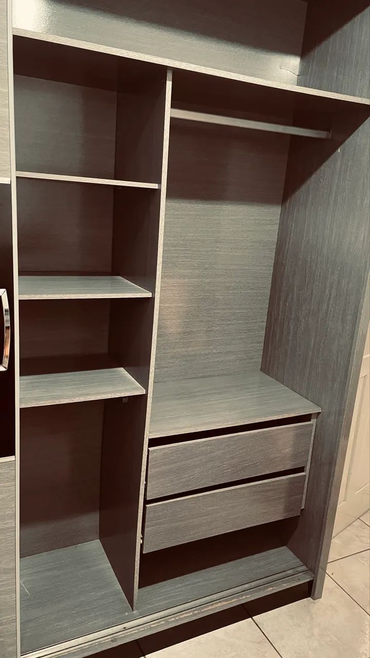 Guarda roupas de casal 