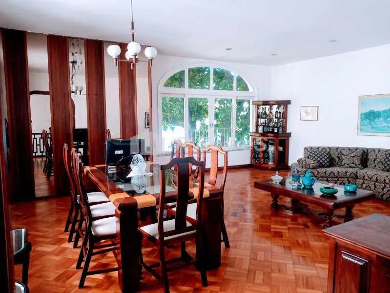 Triplex Casa de rua / Residencial / Urca