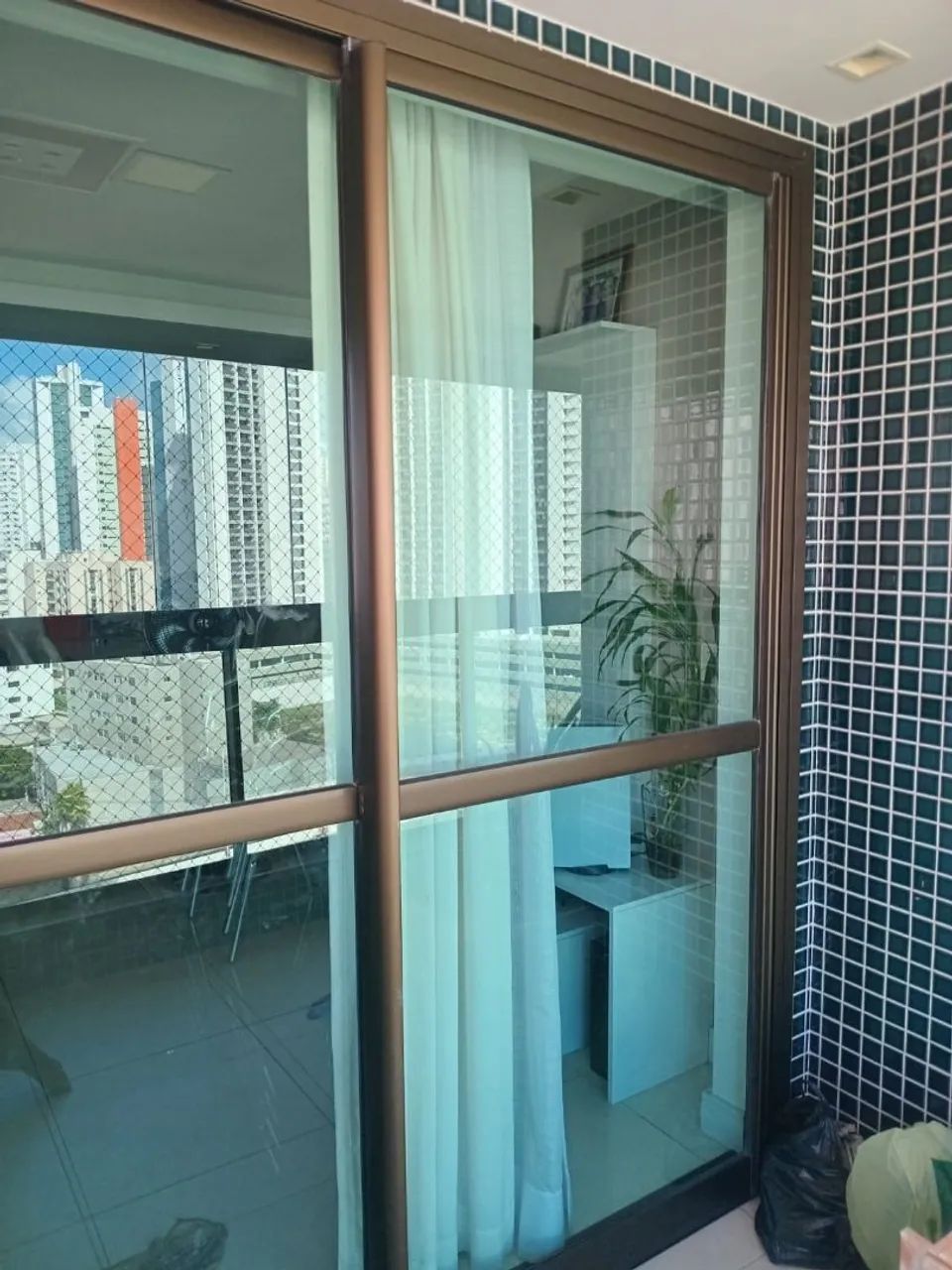 Vende-se Uma Porta Semi-Nova