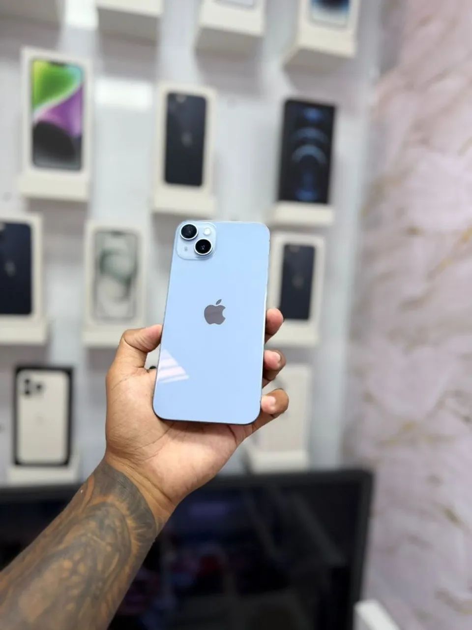 IPHONE 14 PLUS 128GB<br>R$ 2.699,00 MUITO LINDO