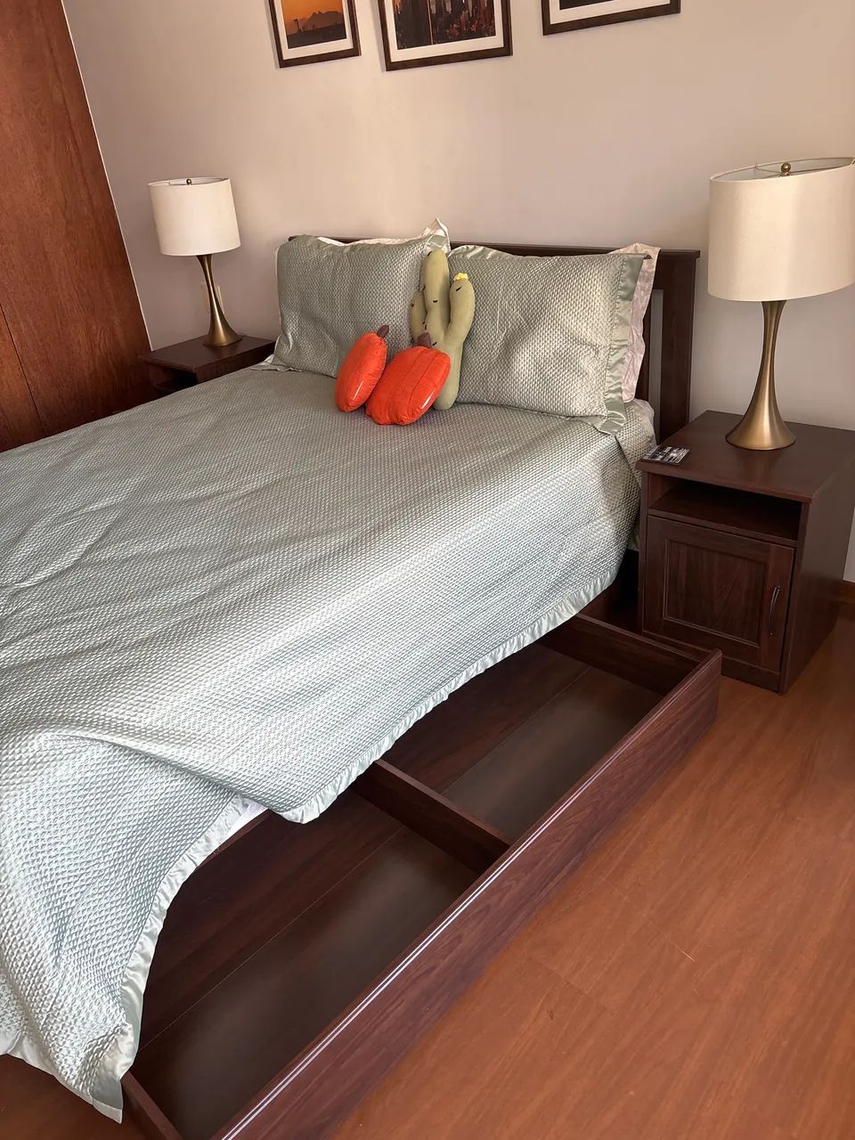 Conjunto de Quarto IKEA Queen Completo - Cama + Colchão + 2 Criados-Mudos - Foto 3