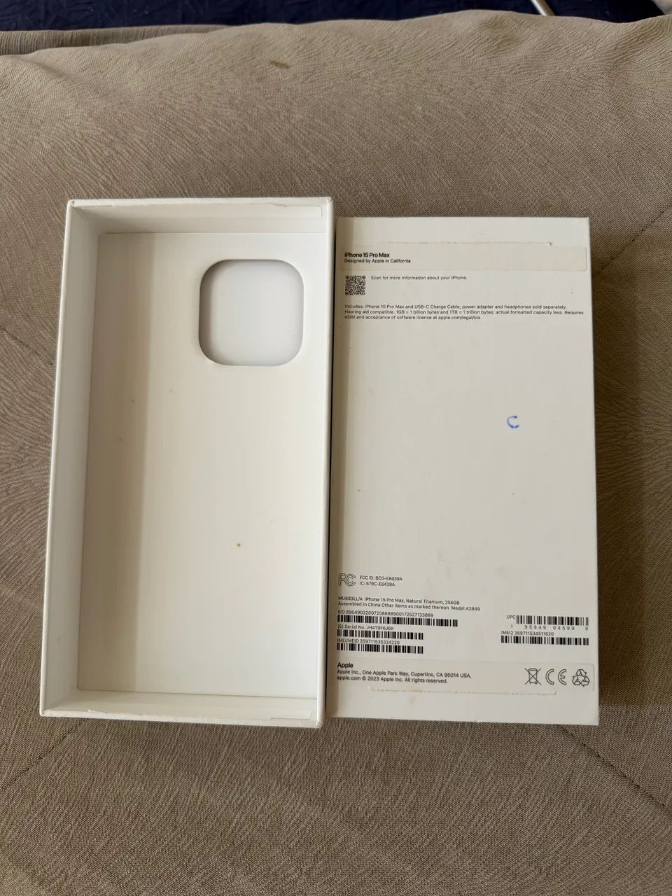 Caixa Iphone 15 pro max Titanium Natural 