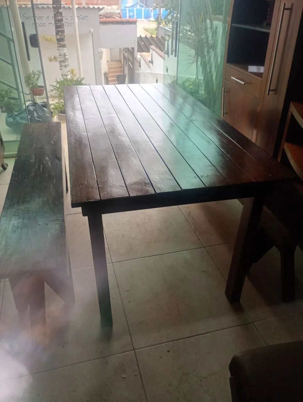 Mesa e 2 bancos em madeira - Foto 3