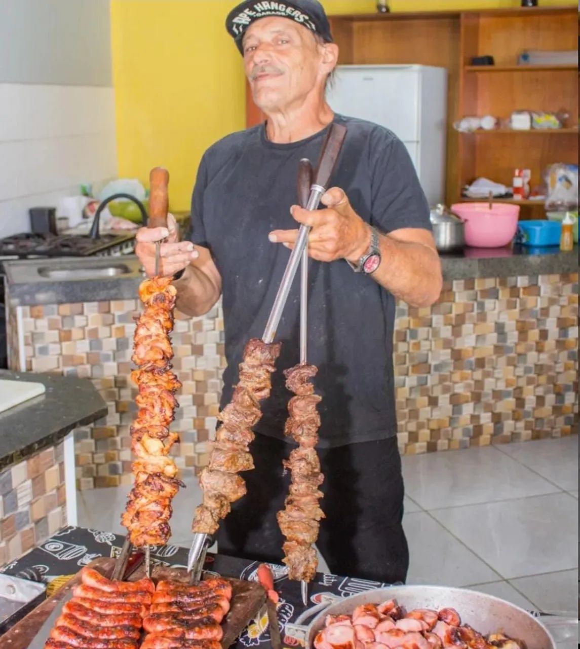 CHURRASQUEIRO E COZINHEIRO SEU ERNESTO.  - Foto 2