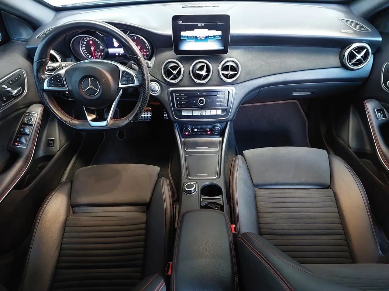Mercedes-Benz GLA 250 Sport 2.0 TB 16V 4X2 211cv Aut., foto 9 de 20