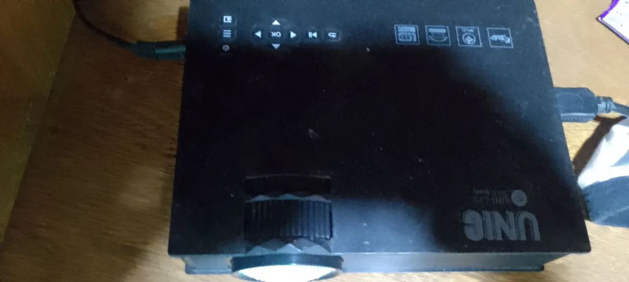Projetor Unic uc68s 